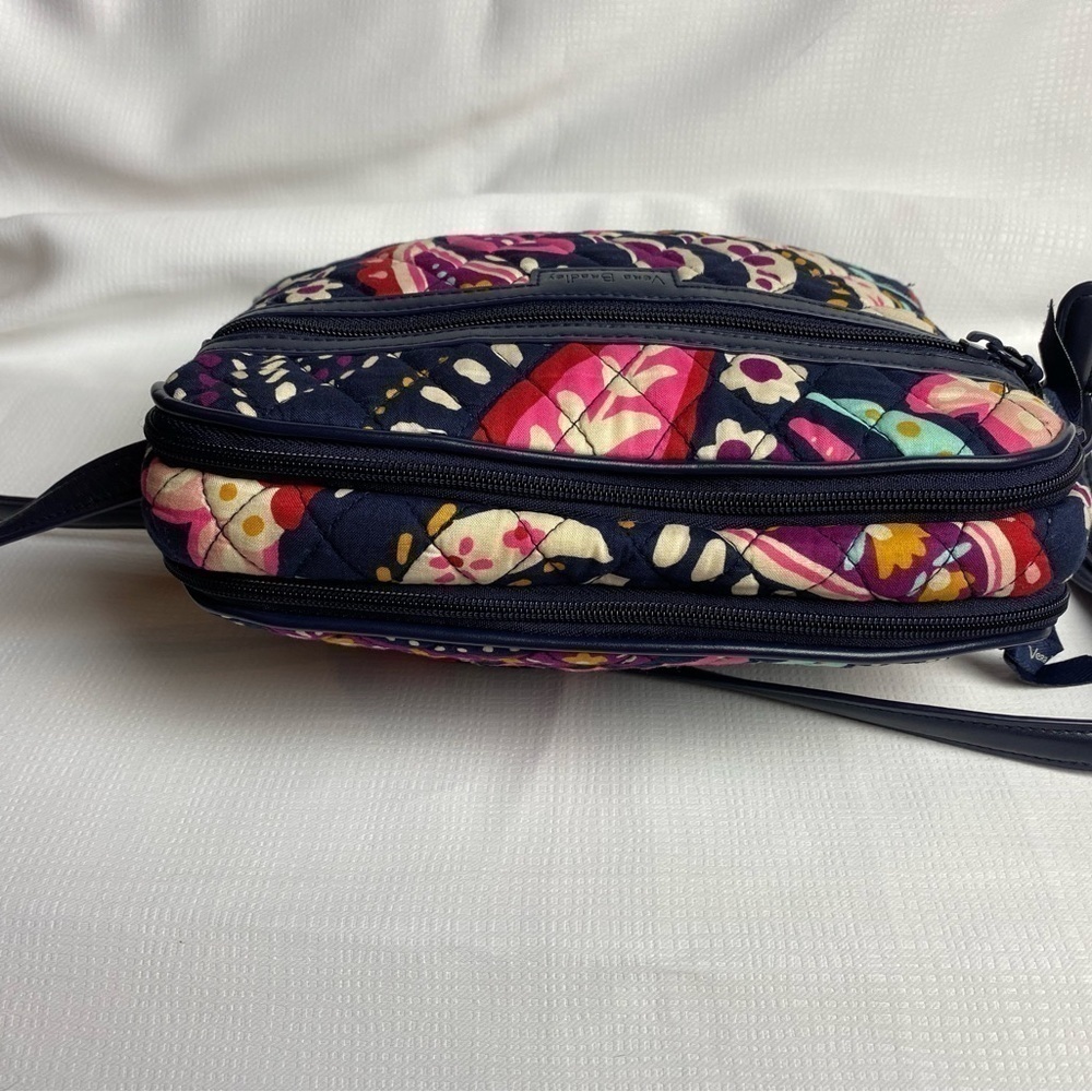 Beautiful Vera Bradley Painted Paisley Crossbody Purse and Matching Wallet - Picture 10 of 16